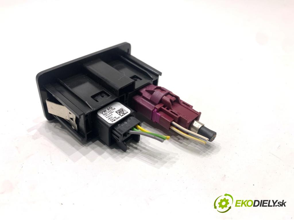 VW GOLF VII Kombi 2015 110 kW 2.0 TDI 1968 HNÍZDO: USB 5G0035222F