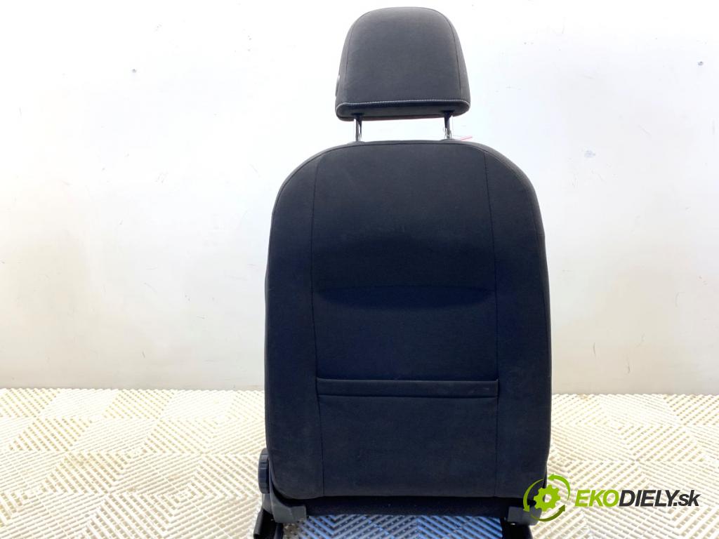 VW GOLF VII Kombi 2015 110 kW 2.0 TDI 1968 Sedadlo ľavy predný