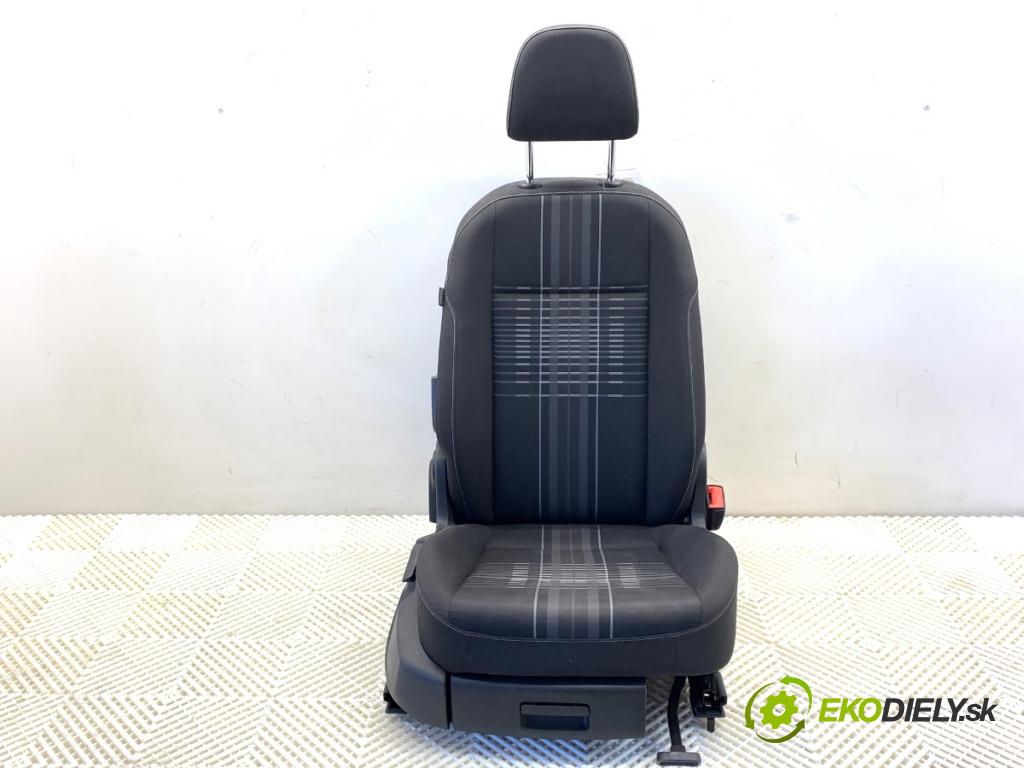 VW GOLF VII Kombi 2015 110 kW 2.0 TDI 1968 Sedadlo pravy predný 