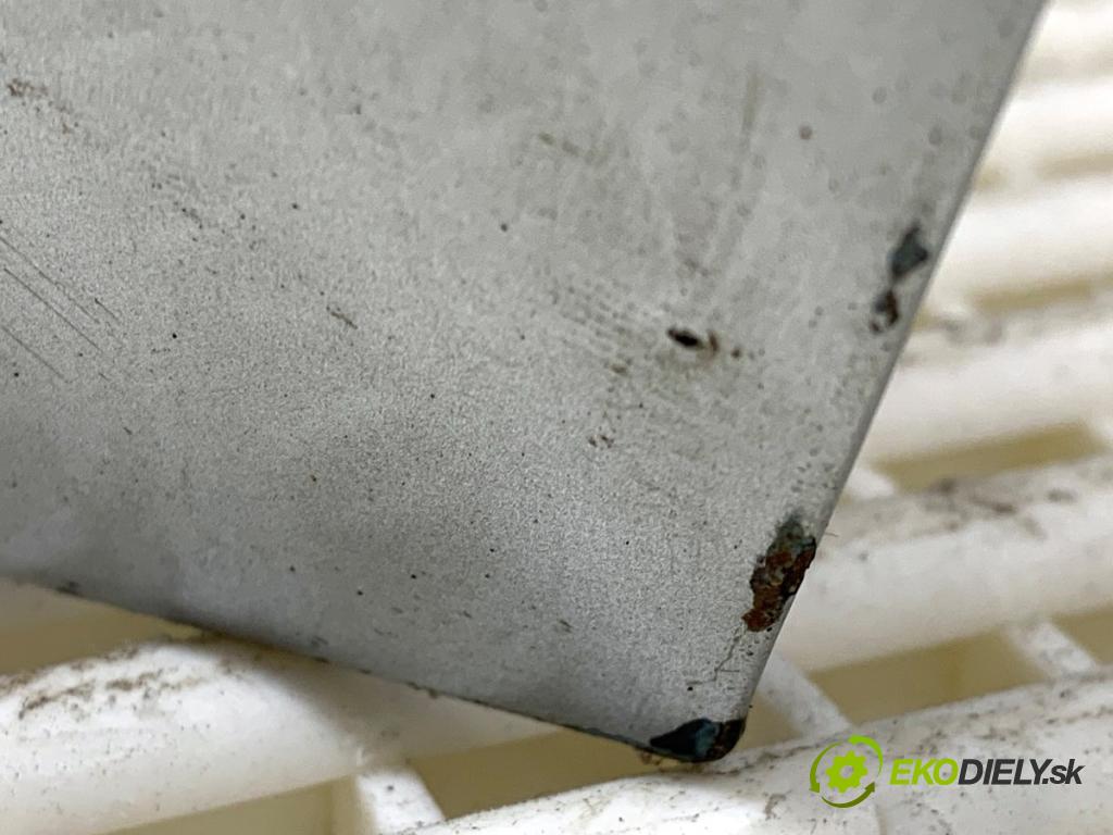 VW GOLF VII Kombi 2015 110 kW 2.0 TDI 1968 Dvere pravy predný