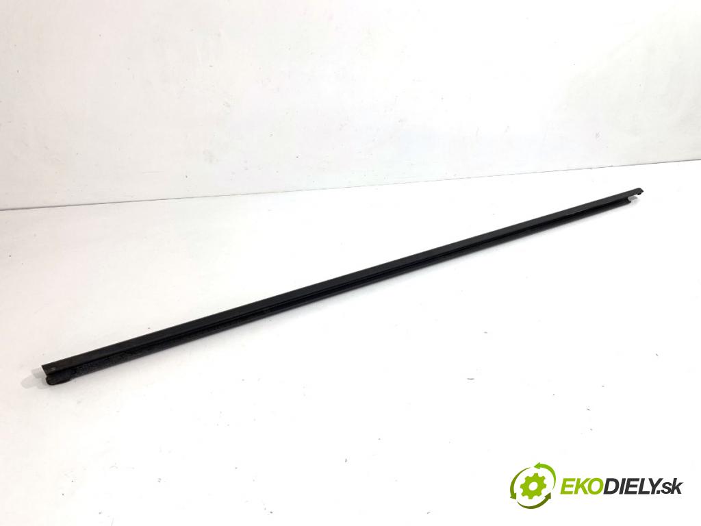 VW GOLF VII Kombi 2015 110 kW 2.0 TDI 1968 Lišta Sbírání: predný ľavy