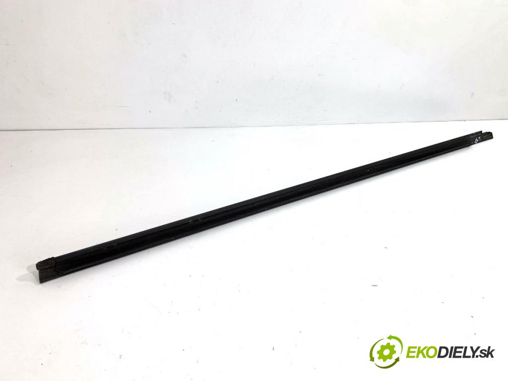 VW GOLF VII Kombi 2015 110 kW 2.0 TDI 1968 Lišta Sbírání: predný ľavy