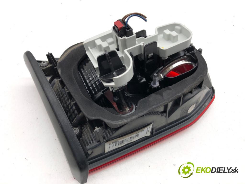 VW GOLF VII Kombi 2015 110 kW 2.0 TDI 1968 Svetlo zad pravá vnútorná 5G9945094D (Kľučka dverí ostatné)