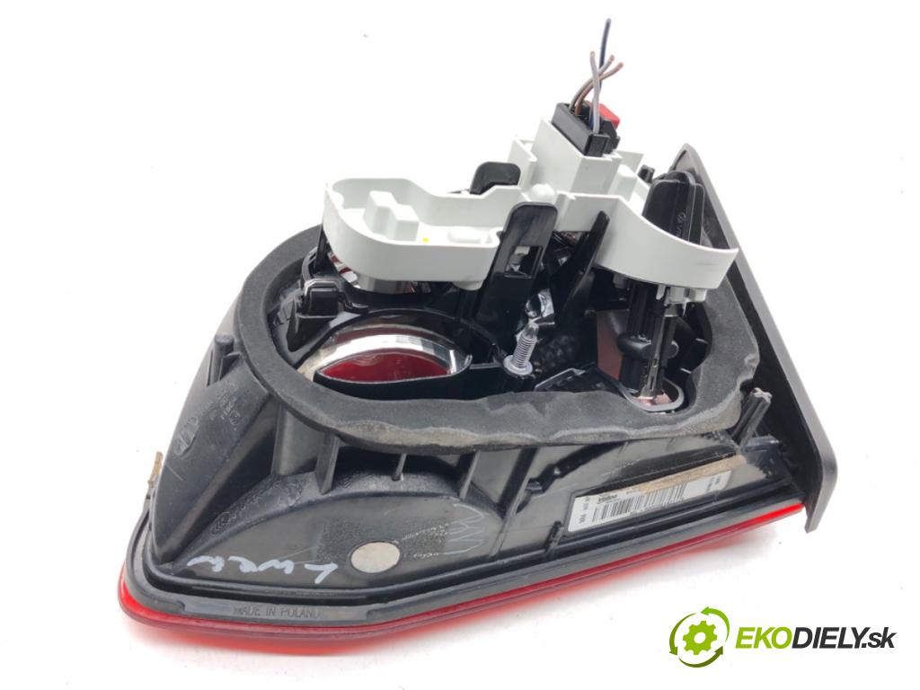 VW GOLF VII Kombi 2015 110 kW 2.0 TDI 1968 Svetlo zad ľavá strana vnútorná 5G9945093D (Kľučka dverí ostatné)