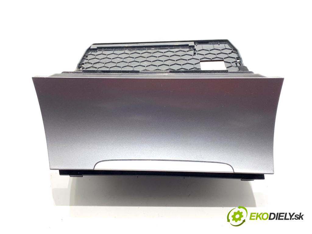 VW GOLF VII Kombi 2015 110 kW 2.0 TDI 1968 popelník 5G1863391