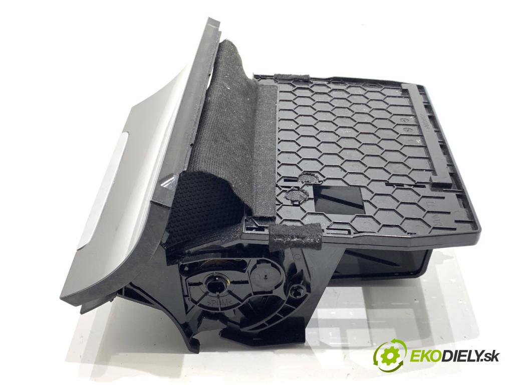 VW GOLF VII Kombi 2015 110 kW 2.0 TDI 1968 popelník 5G1863391