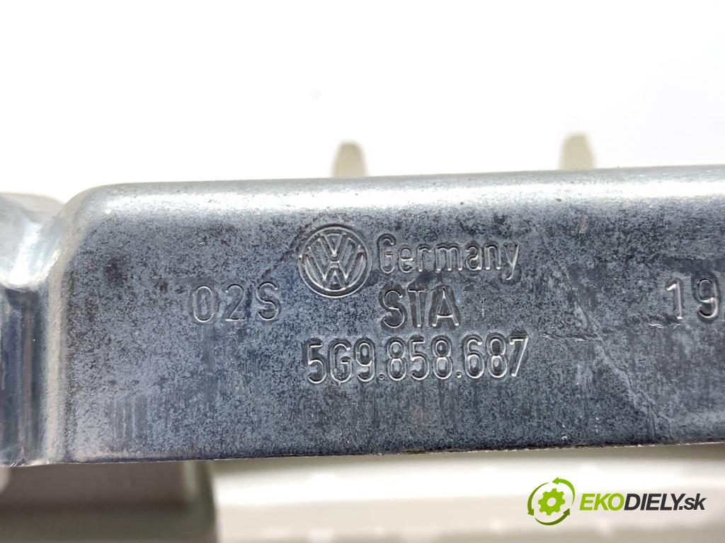VW GOLF VII Kombi 2015 110 kW 2.0 TDI 1968 Držiak Rúčka čalunenie zad ľavá strana 5G9858687