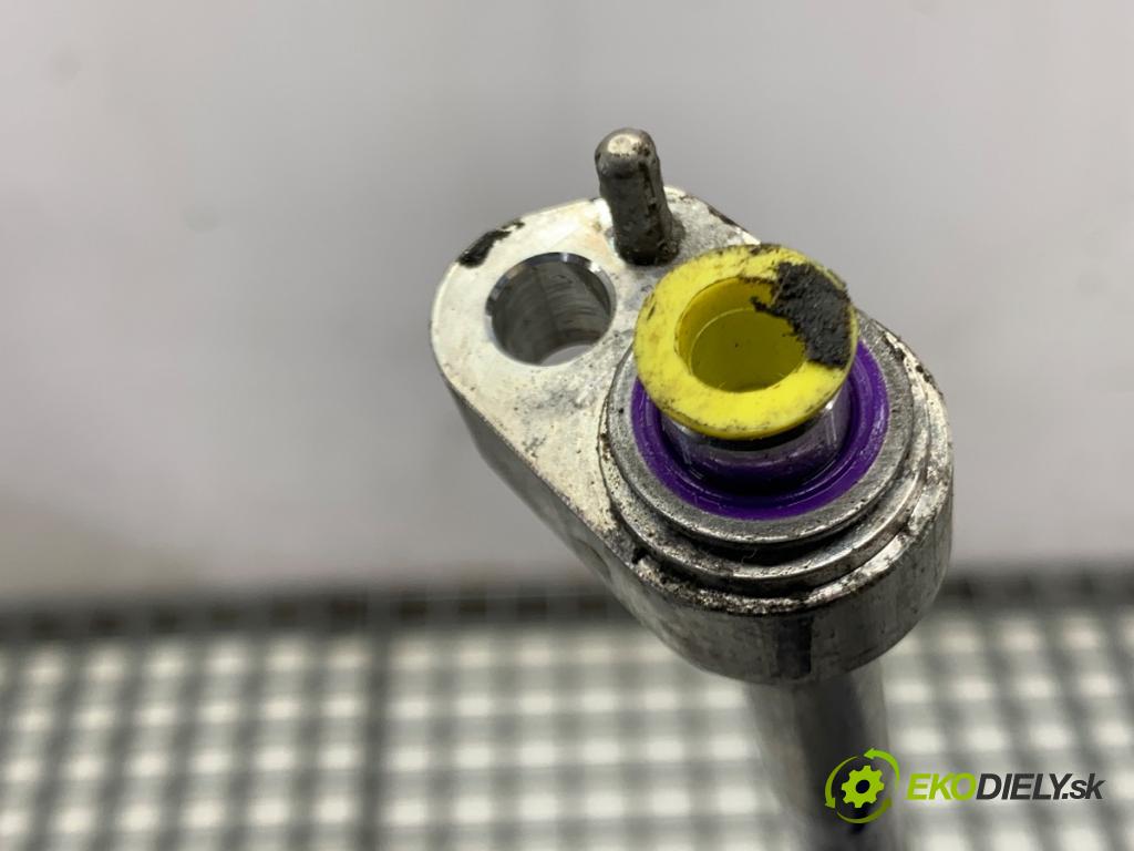 BMW G30 sedan 2022 140 kW 520 d xDrive 1995 rúrka klimatizace 9892594 (Trubka klimatizace)