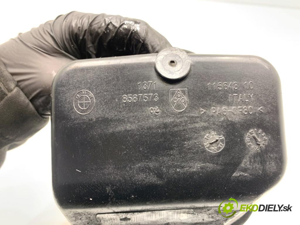 BMW G30 sedan 2022 140 kW 520 d xDrive 1995 Rúra vzduchu 8587573