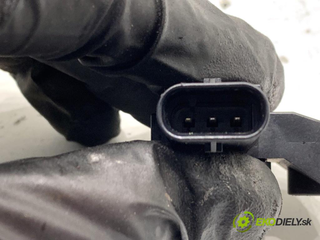 BMW G30 sedan 2022 140 kW 520 d xDrive 1995 MAP senzor 8637896 (Snímač ostatní)