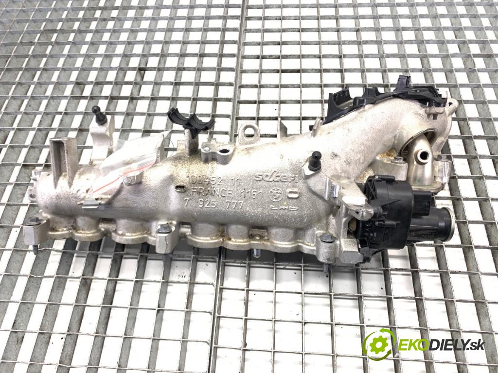 BMW G30 sedan 2022 140 kW 520 d xDrive 1995 potrubí sání 7925777 (Sací potrubí)