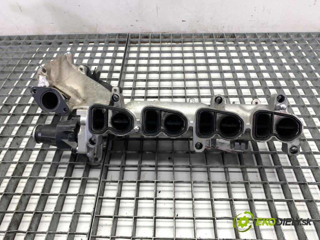 BMW G30 sedan 2022 140 kW 520 d xDrive 1995 potrubí sání 7925777 (Sací potrubí)