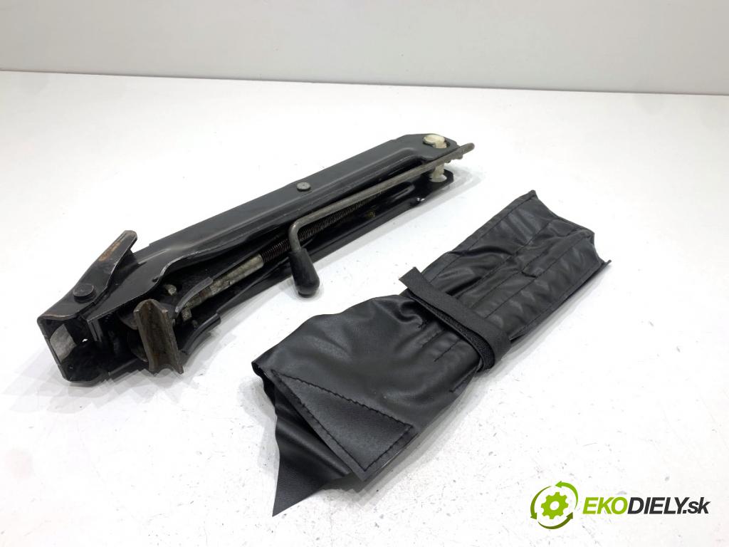 AUDI A5 F5 coupe 2017 140 kW 2.0 TDI 1968 Súprava náradia 7H0011031D