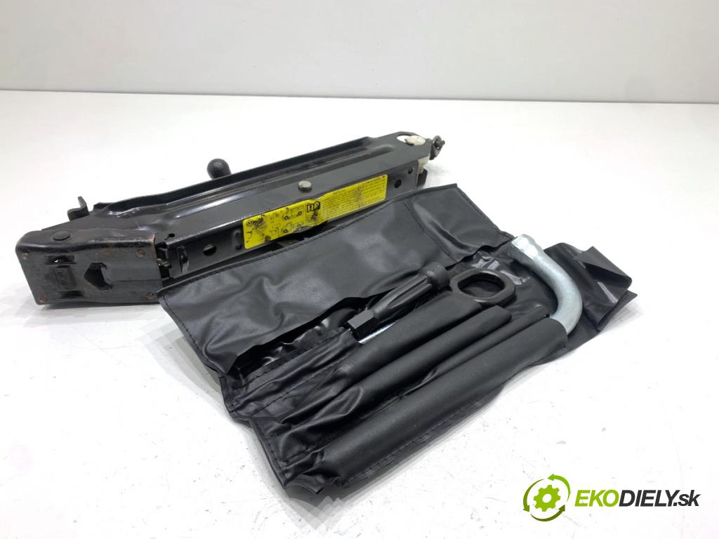 AUDI A5 F5 coupe 2017 140 kW 2.0 TDI 1968 Súprava náradia 7H0011031D