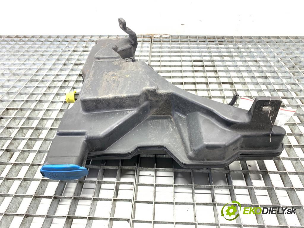 AUDI A5 F5 coupe 2017 140 kW 2.0 TDI 1968 nádržka ostřikovačů 8W6955451D