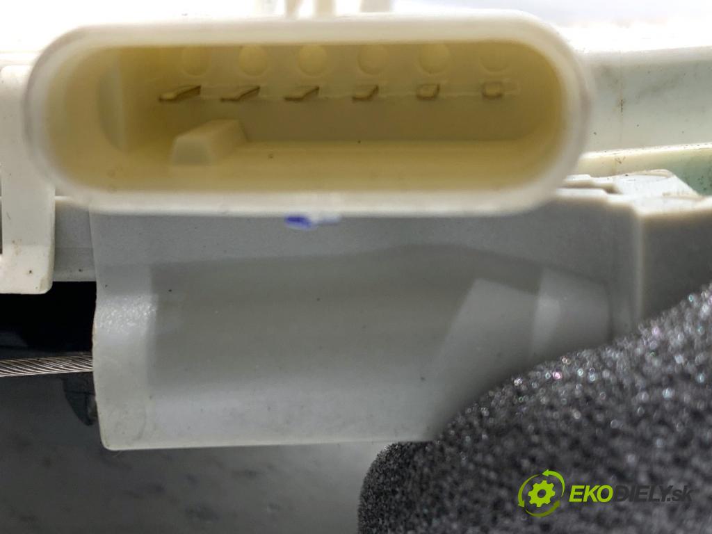 AUDI A5 F5 coupe 2017 140 kW 2.0 TDI 1968 zámok Dvere pravy zad 8X0839016C