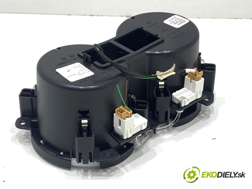 AUDI A5 F5 coupe 2017 140 kW 2.0 TDI 1968 Držiak na nápoje 8W0862533A (Držiak (úchyt) na nápoje)