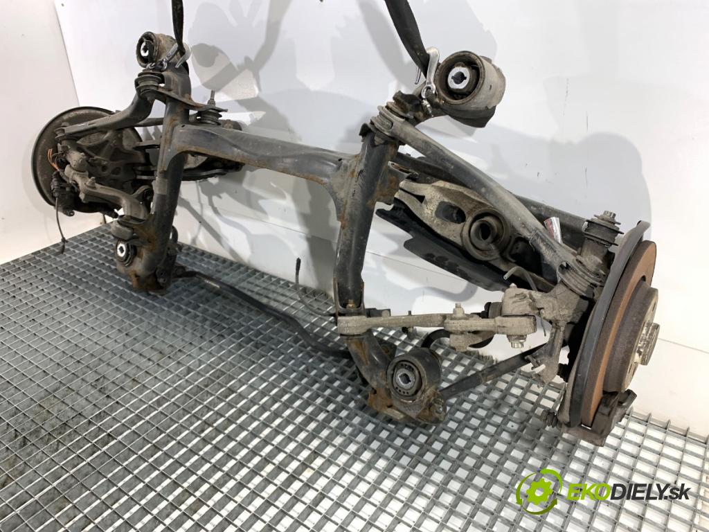 AUDI A5 F5 coupe 2017 140 kW 2.0 TDI 1968 Výstuha zad