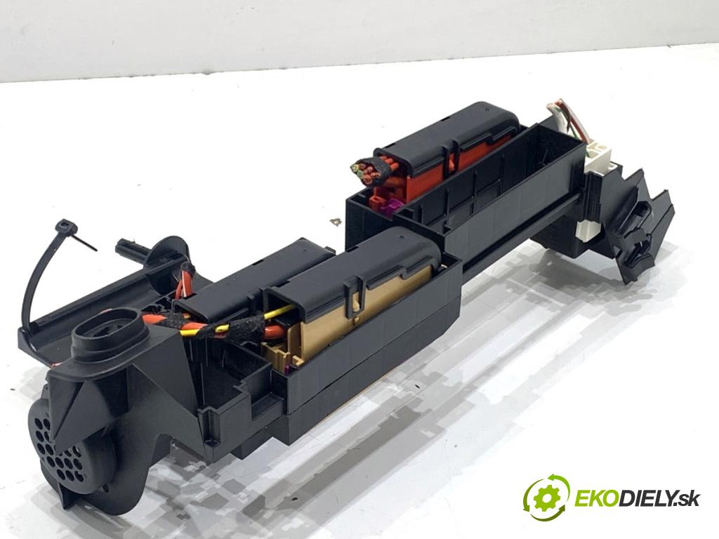 AUDI A5 F5 coupe 2017 140 kW 2.0 TDI 1968 skříňka poistková 8W0971845AH (Pojistková skříňka)