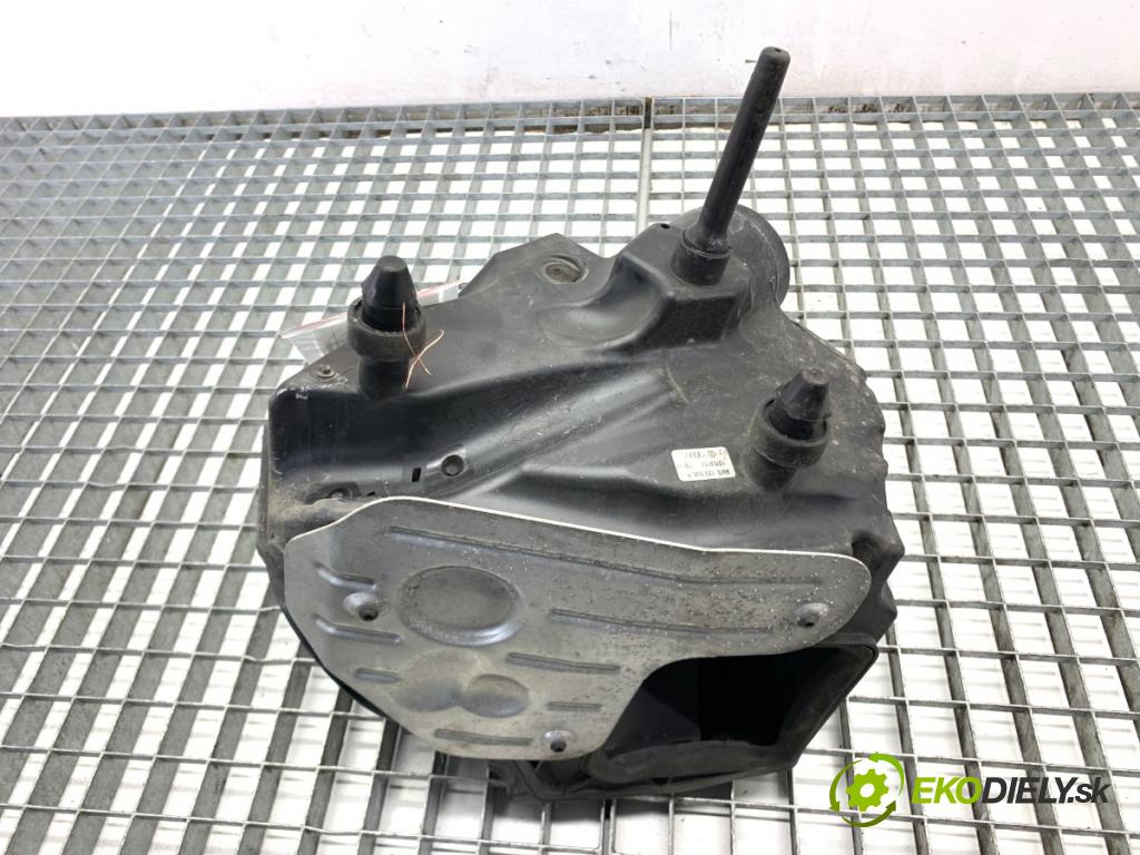 AUDI A5 F5 coupe 2017 140 kW 2.0 TDI 1968 Obal filtra vzduchu 8W0133835P (Obal vzduchového filtra)