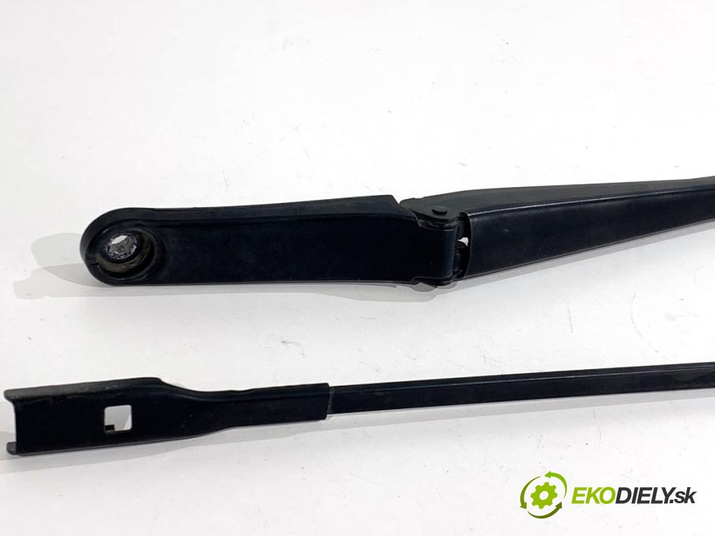 AUDI A5 F5 coupe 2017 140 kW 2.0 TDI 1968 ramena stěrače přední část 8W1955407 8W1955408