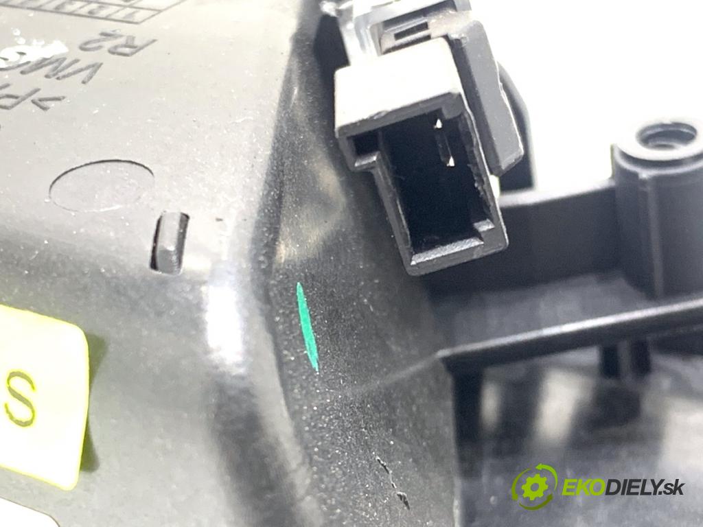 AUDI A5 F5 coupe 2017 140 kW 2.0 TDI 1968 Kľučka vnútorná pravy predný 8W0839020A