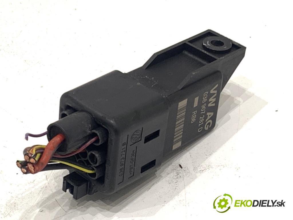 AUDI A5 F5 coupe 2017 140 kW 2.0 TDI 1968 relé sviečok žhavenia 038907281D (Relé)