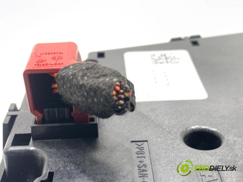 AUDI A5 F5 coupe 2017 140 kW 2.0 TDI 1968 Panel ovládania navigácie 8W0919614J