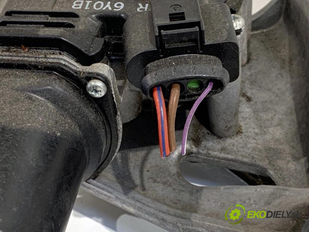 AUDI A5 F5 coupe 2017 140 kW 2.0 TDI 1968 mechanismus stěračů přední část 8W6955023B (Motorek stěračů přední)