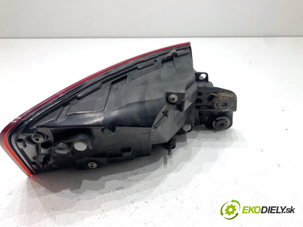 AUDI A5 F5 coupe 2017 140 kW 2.0 TDI 1968 světlo pravý zadní část 8W6945092C