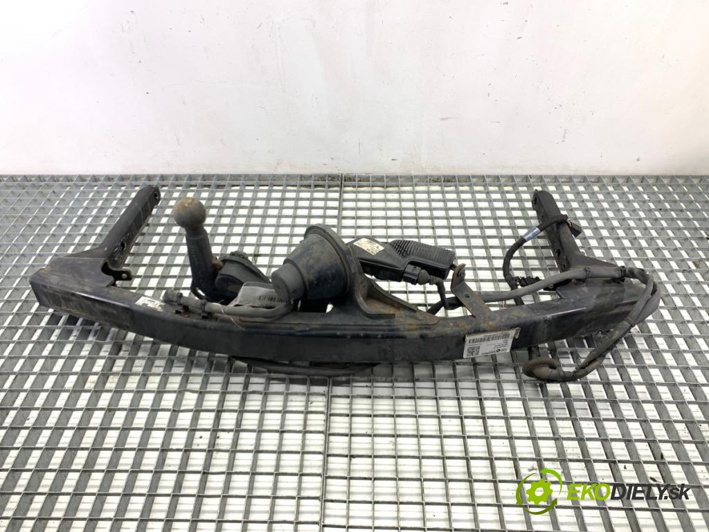 AUDI A5 F5 coupe 2017 140 kW 2.0 TDI 1968 Hák ťažné zariadenie 8W0800491M (Ťažné zariadenie)