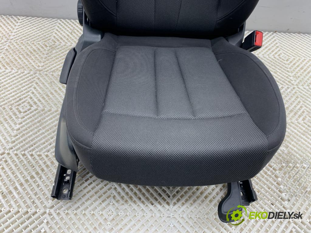 AUDI A5 F5 coupe 2017 140 kW 2.0 TDI 1968 Sedadlo pravy predný