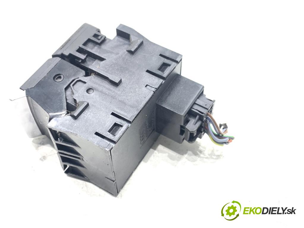 AUDI A5 F5 coupe 2017 140 kW 2.0 TDI 1968 Kulisa brzdy ručnej brzdy 8W1927225A