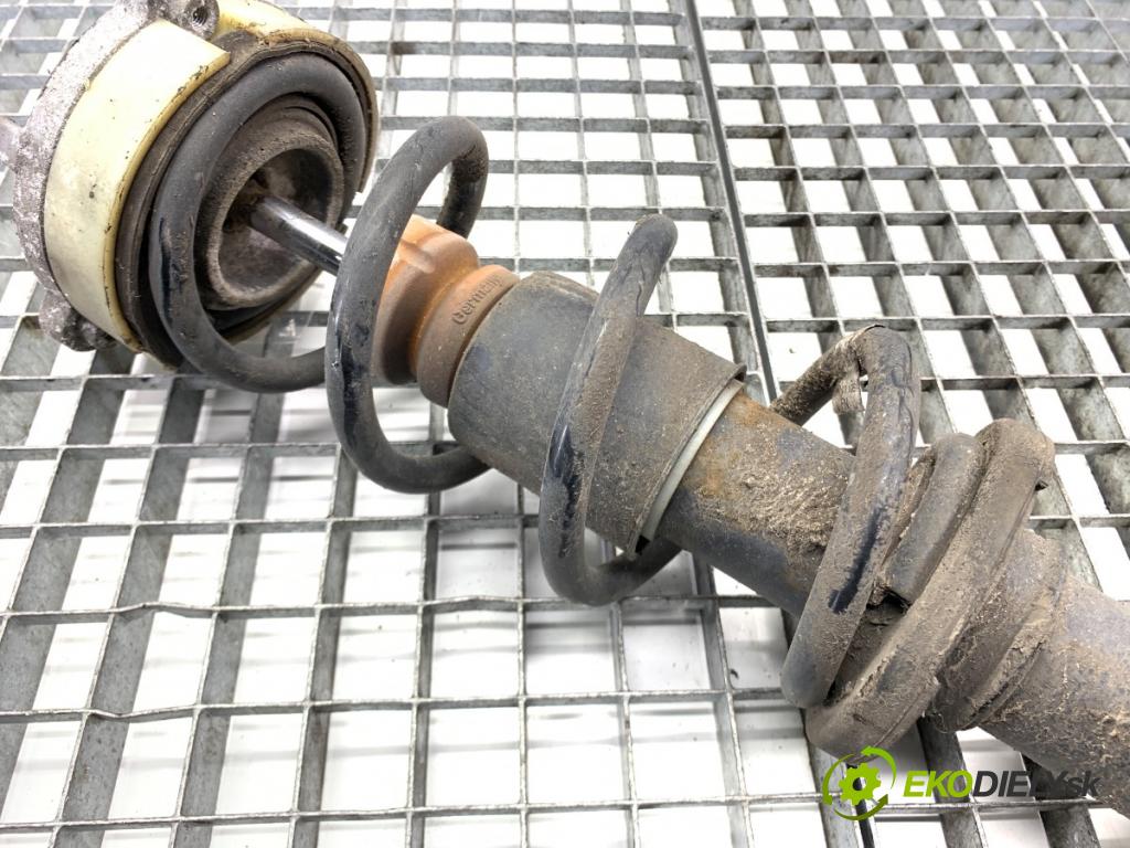 AUDI A5 F5 coupe 2017 140 kW 2.0 TDI 1968 tlumič pravý přední část ZE 8W6031B