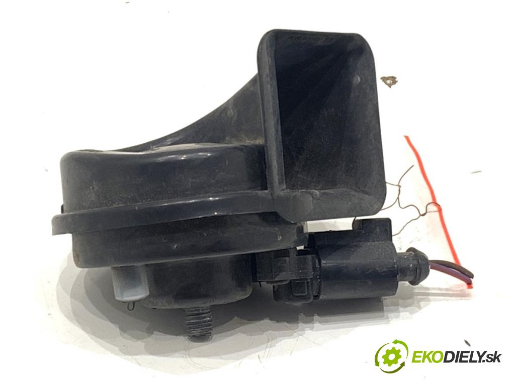 AUDI A5 F5 coupe 2017 140 kW 2.0 TDI 1968 klaksón 8W0951221