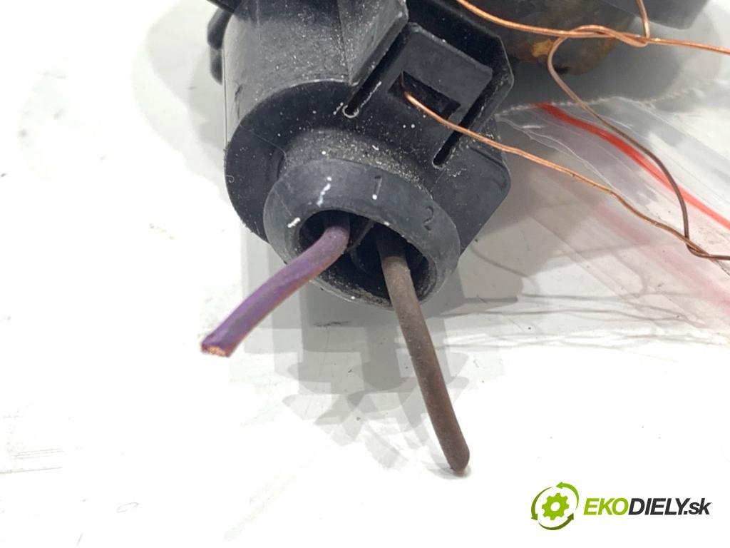 AUDI A5 F5 coupe 2017 140 kW 2.0 TDI 1968 klaksón 8W0951221