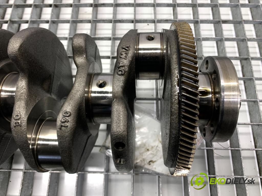 AUDI A5 F5 coupe 2017 140 kW 2.0 TDI 1968 kardaň hřídel KORBOVÝ: 03N105212D (Blok motoru ostatní)