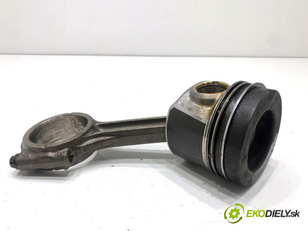 AUDI A5 F5 coupe 2017 140 kW 2.0 TDI 1968 PÍST: ojnice 04LA (Píst)