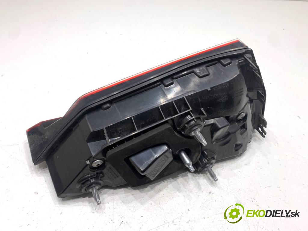 AUDI A5 F5 coupe 2017 140 kW 2.0 TDI 1968 světlo zadní část pravá vnitřní 8W6945094 (Klika dveří ostatní)