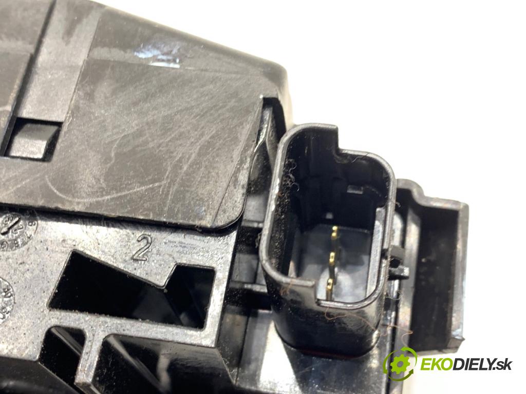 OPEL CROSSLAND SUV 2024 81 kW 1.2 (75) 1199 zámok dverí zad 9816195380