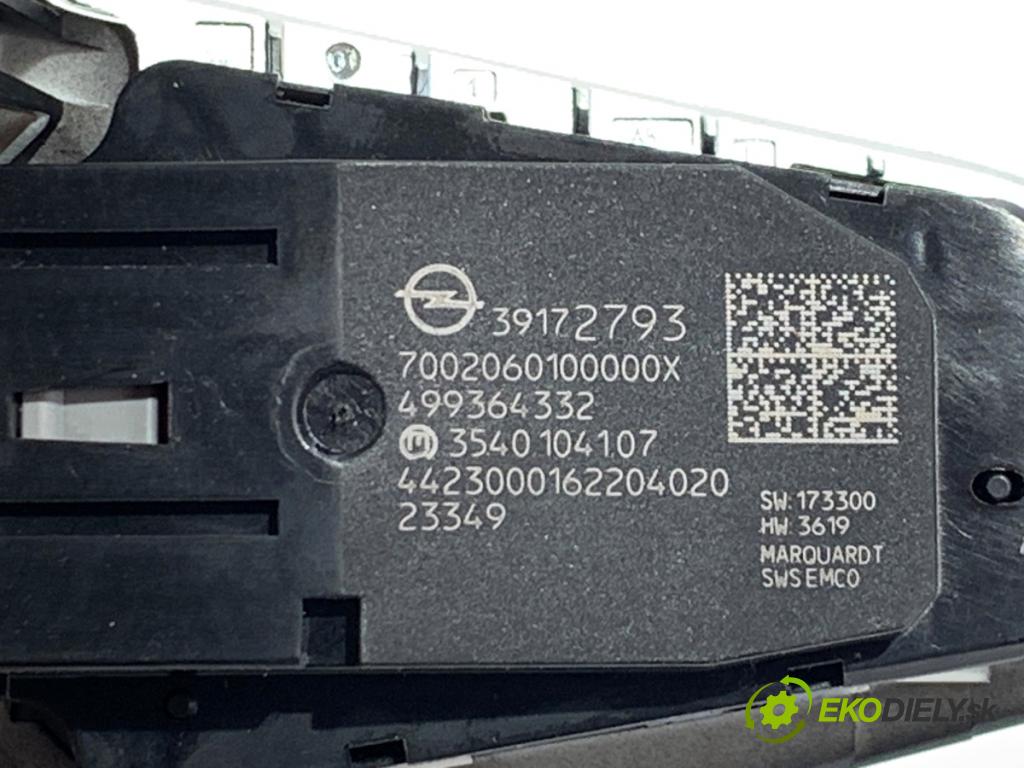 OPEL CROSSLAND SUV 2024 81 kW 1.2 (75) 1199 SPÍNAČE: volantu 39172790 39172793