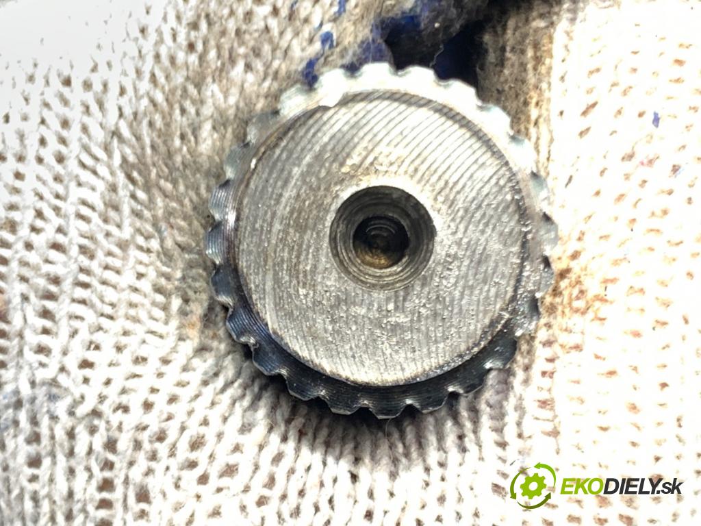 OPEL CROSSLAND SUV 2024 81 kW 1.2 (75) 1199 poloos pravý přední část 9813122880