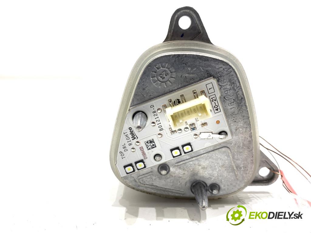 OPEL CROSSLAND SUV 2024 81 kW 1.2 (75) 1199 Svetlo DRL: pravy predný 90181487