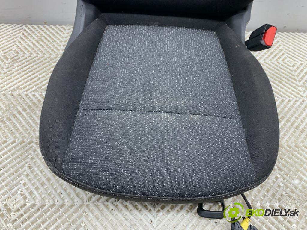 OPEL CROSSLAND SUV 2024 81 kW 1.2 (75) 1199 Sedadlo pravy predný