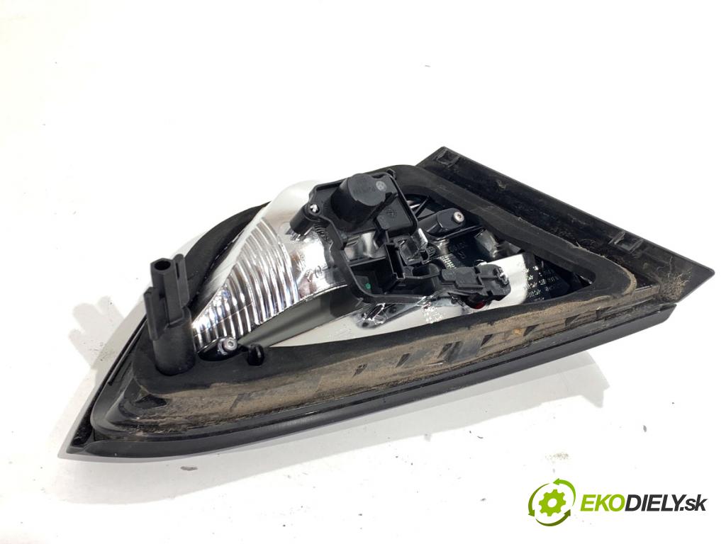 OPEL CROSSLAND SUV 2024 81 kW 1.2 (75) 1199 Svetlo zad pravá vnútorná 39235954 (Kľučka dverí ostatné)