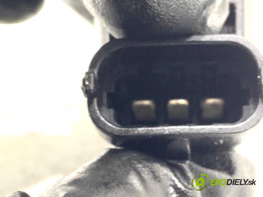 MERCEDES-BENZ S212 Kombi 2010 170 kW E 350 CDI 4-matic (212.289) 2987 snímač pozice vačkového hřídele A0051531328 (Snímač polohy klikového hřídele)