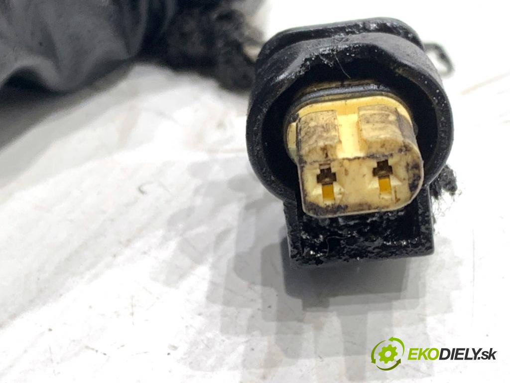 MERCEDES-BENZ S212 Kombi 2010 170 kW E 350 CDI 4-matic (212.289) 2987 snímač teploty spalín A0071536728 (Snímač)