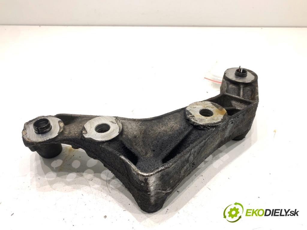 MERCEDES-BENZ S212 Kombi 2010 170 kW E 350 CDI 4-matic (212.289) 2987 držák uchycení diferenciálu ROZDÍL přední část 2720140295