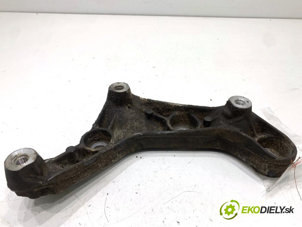 MERCEDES-BENZ S212 Kombi 2010 170 kW E 350 CDI 4-matic (212.289) 2987 držák uchycení diferenciálu ROZDÍL přední část 2720140295