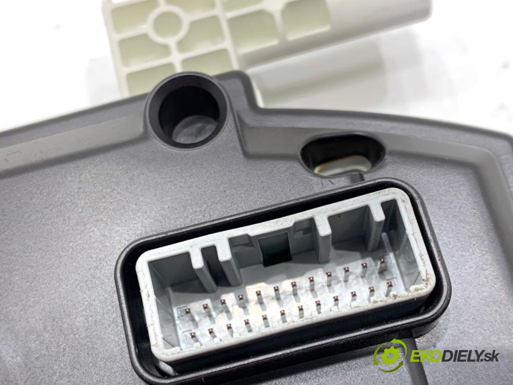 RENAULT MASTER III Autobus 2019 125 kW 2.3 dCi 170 FWD (JV0L) 2298 prístrojovka P248101030R (Přístrojová deska)